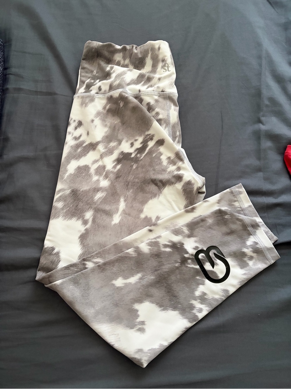 Cyclebar Gray & White Tie-Dye Kids Leggings